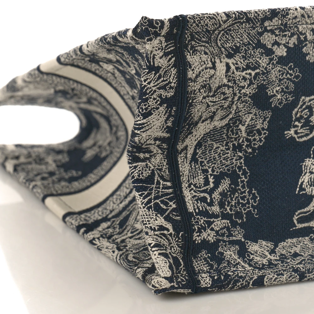 Mirror Quality Replica Dior Book Tote for the Style Enthusiast1:1High-quality replica