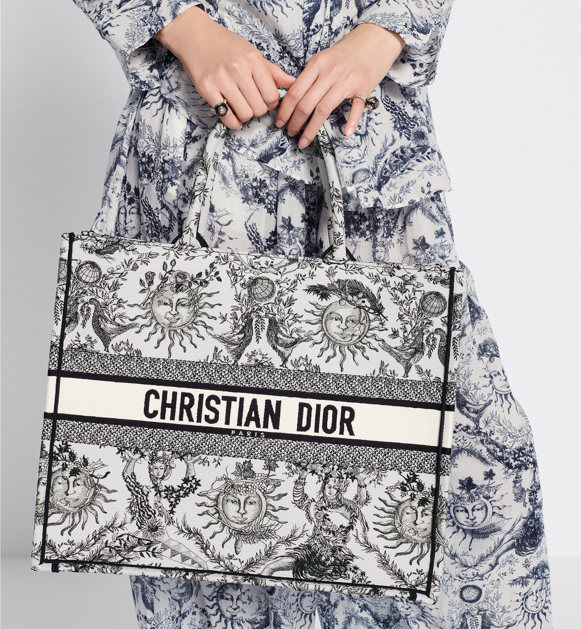 Christian Dior Large Dior Book Tote Bag White And Black For Women M1286ZECQ_M911 – 42 Cm/ 16.5 Inches1:1High-quality replica