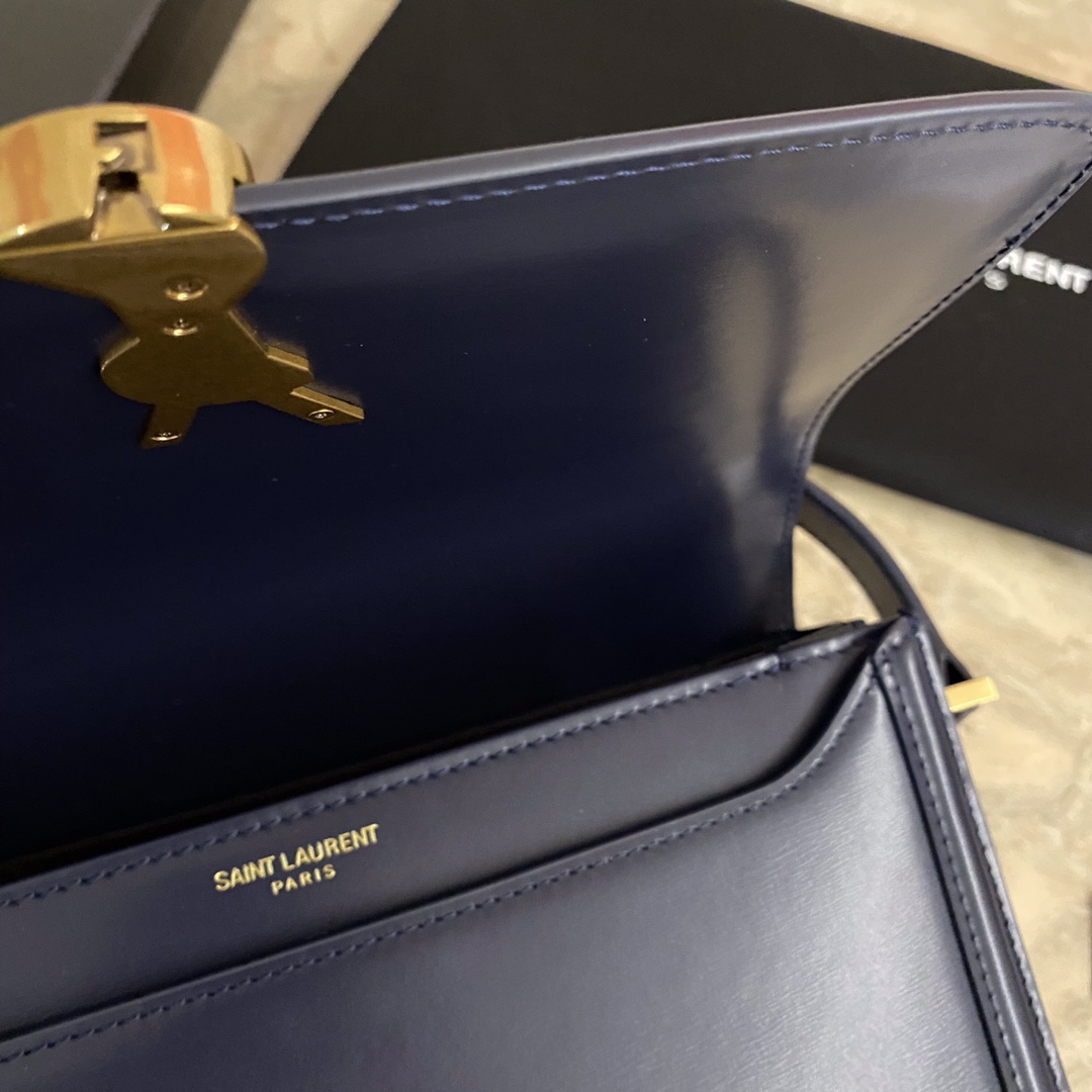 SOLFERINO MIDDLE SATCHEL IN LACQUERED AYERS1:1High-quality replica