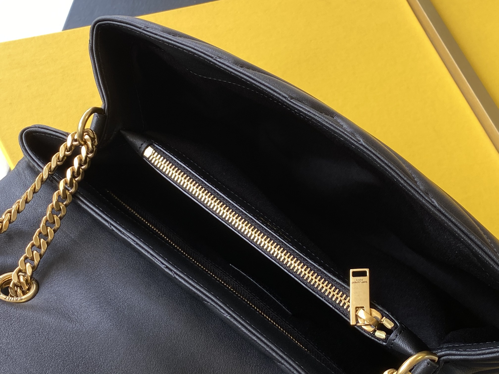 SAINT LAURENT MONOGRAM1:1High-quality replica