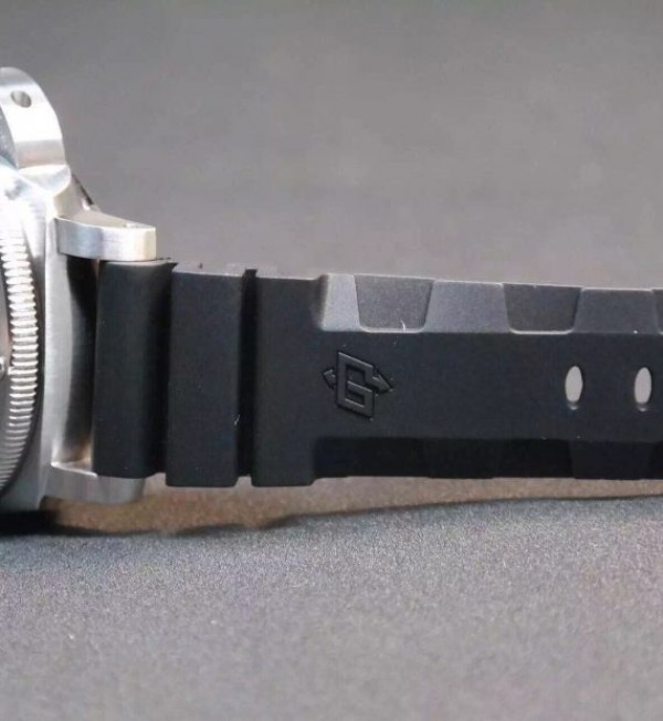 Replica Panerai Luminor Submersible PAM243 Black Dial Rubber Strap P.9010 - Top club