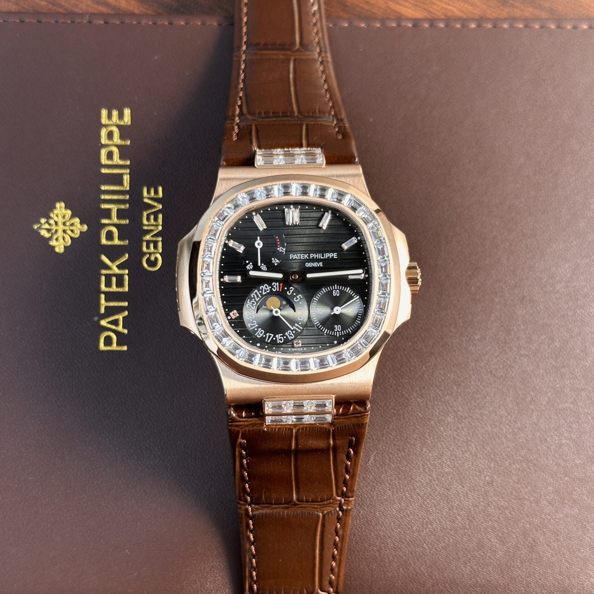 Patek Philippe 5724R Replica Watch Gray Dial Leather Strap Factory GR 40mm - Top club