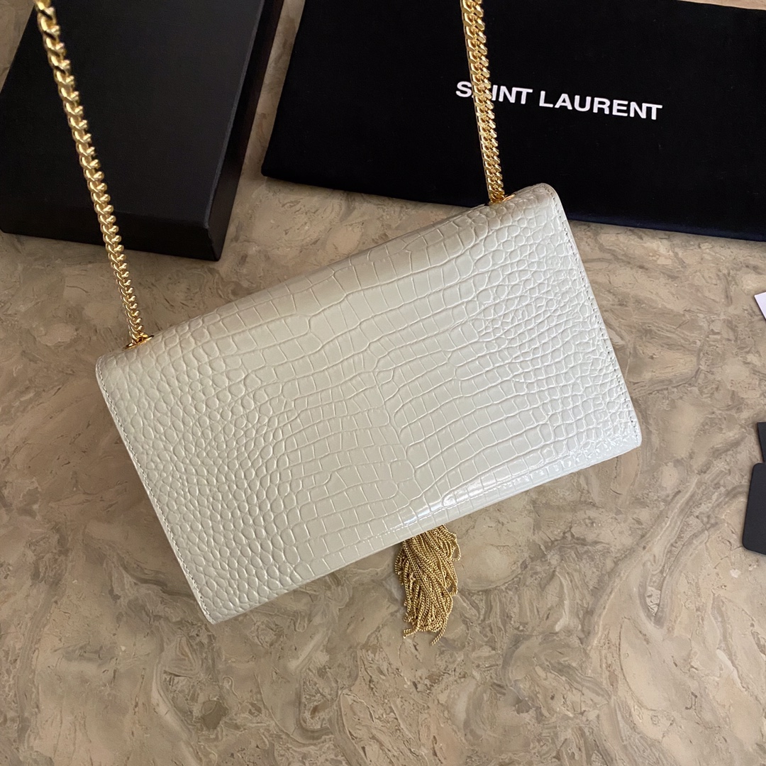 MONOGRAM CHAIN WALLET IN CROCODILE EMBOSSED SHINY LEATHER1:1High-quality replica