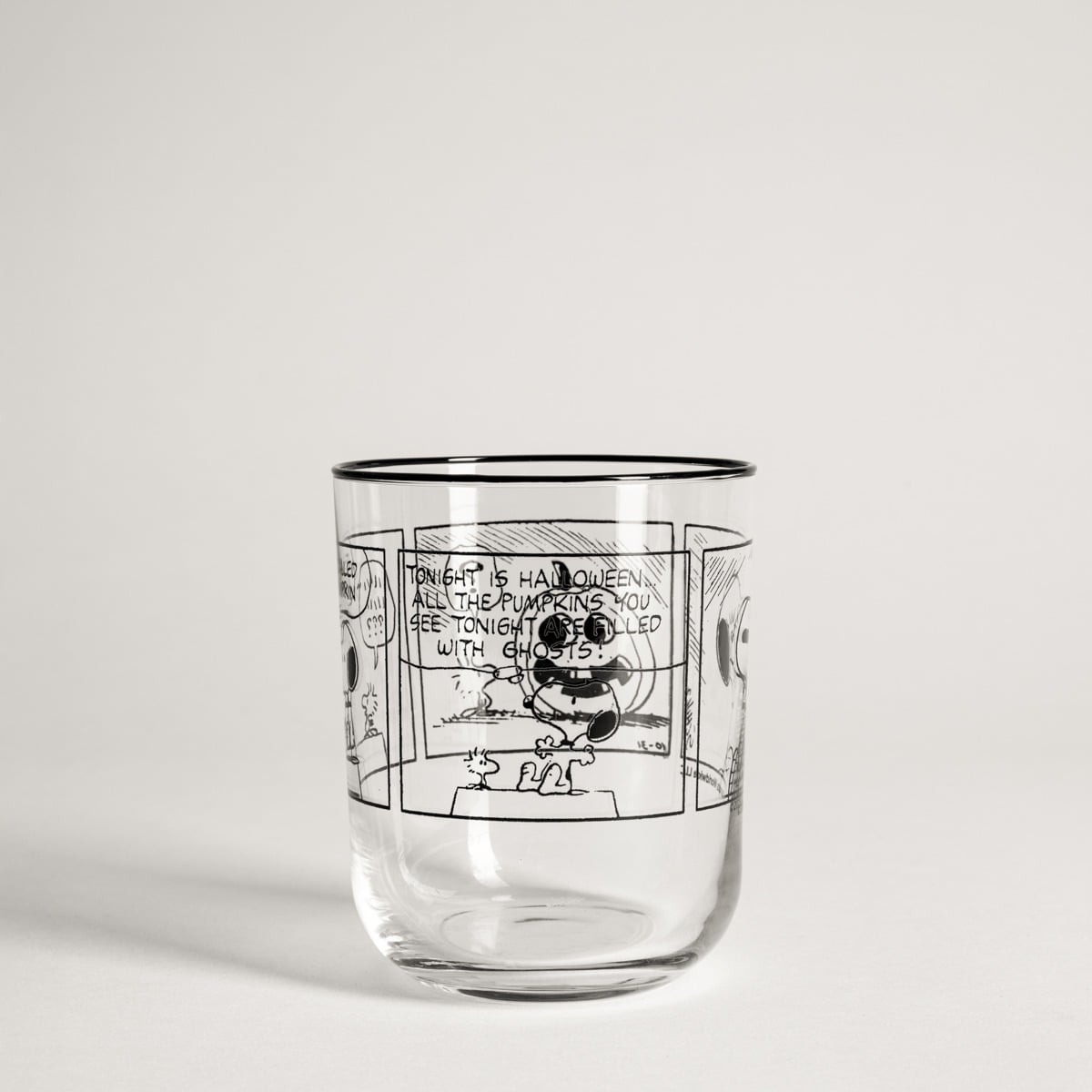 Szklanka SNOOPY z printem komiksu i czarnym rantem 0,3 l