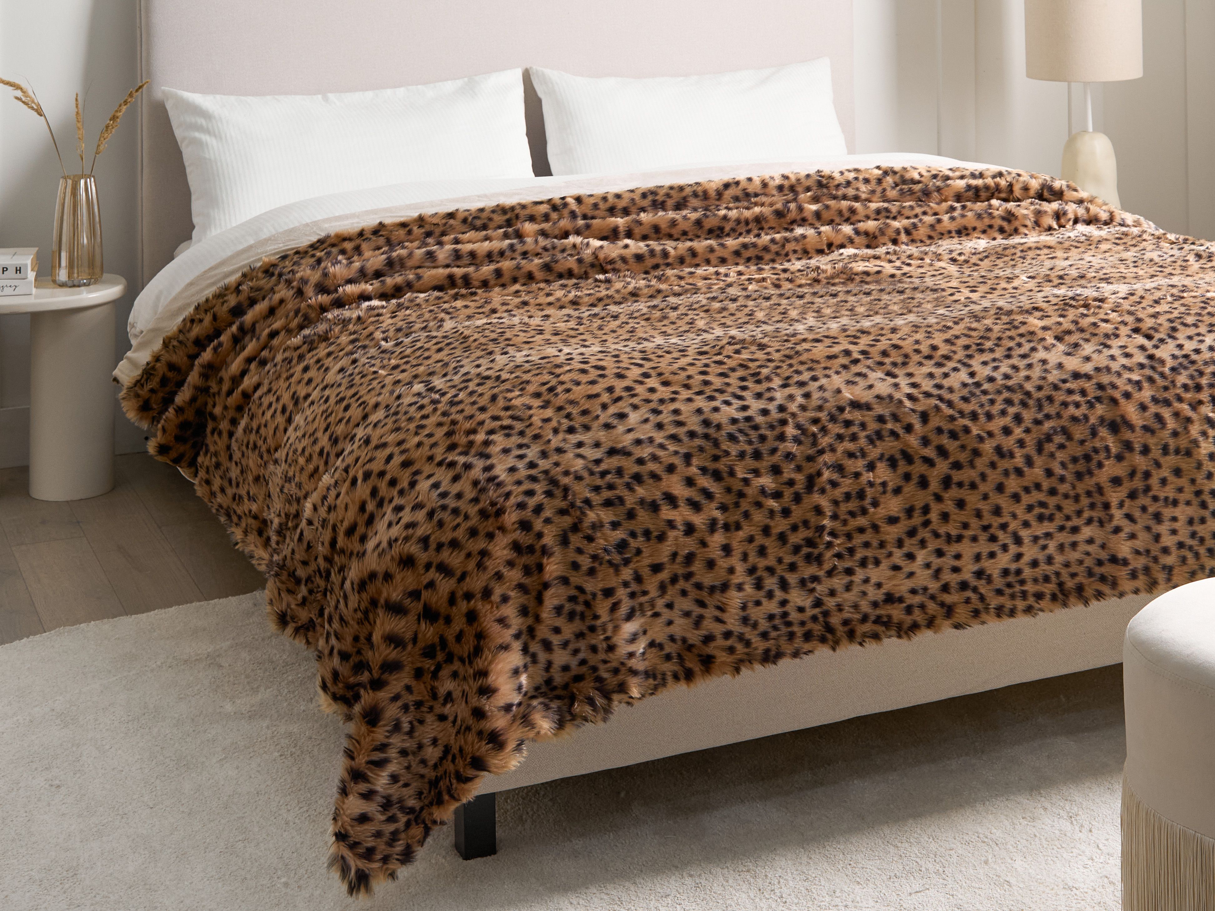 Bedspread KUDELI Faux Fur 200 x 220 cm Brown