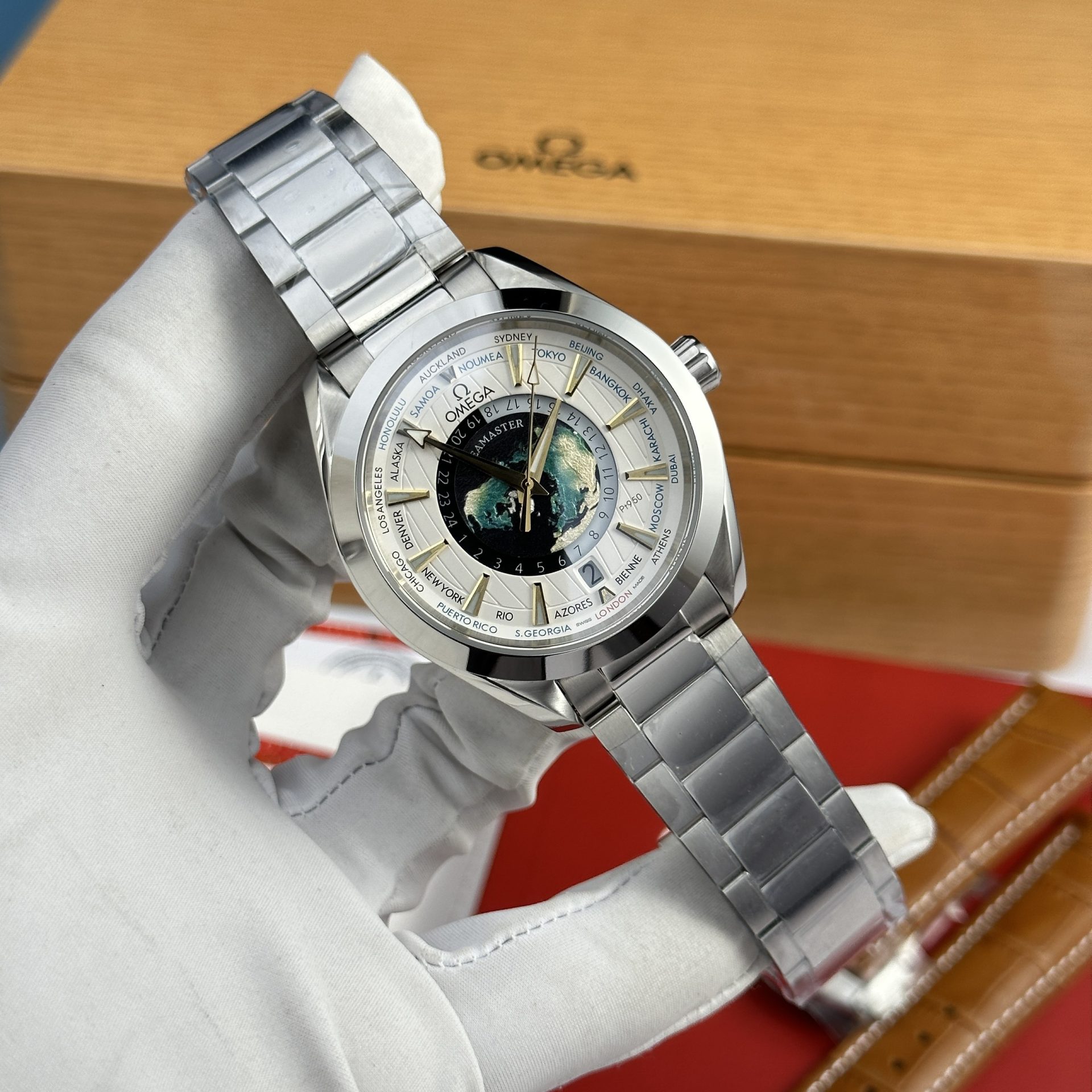 Omega Replica Watches Aqua Terra Worldtimer Metal Wire 43mm - Elite Watch Atelier