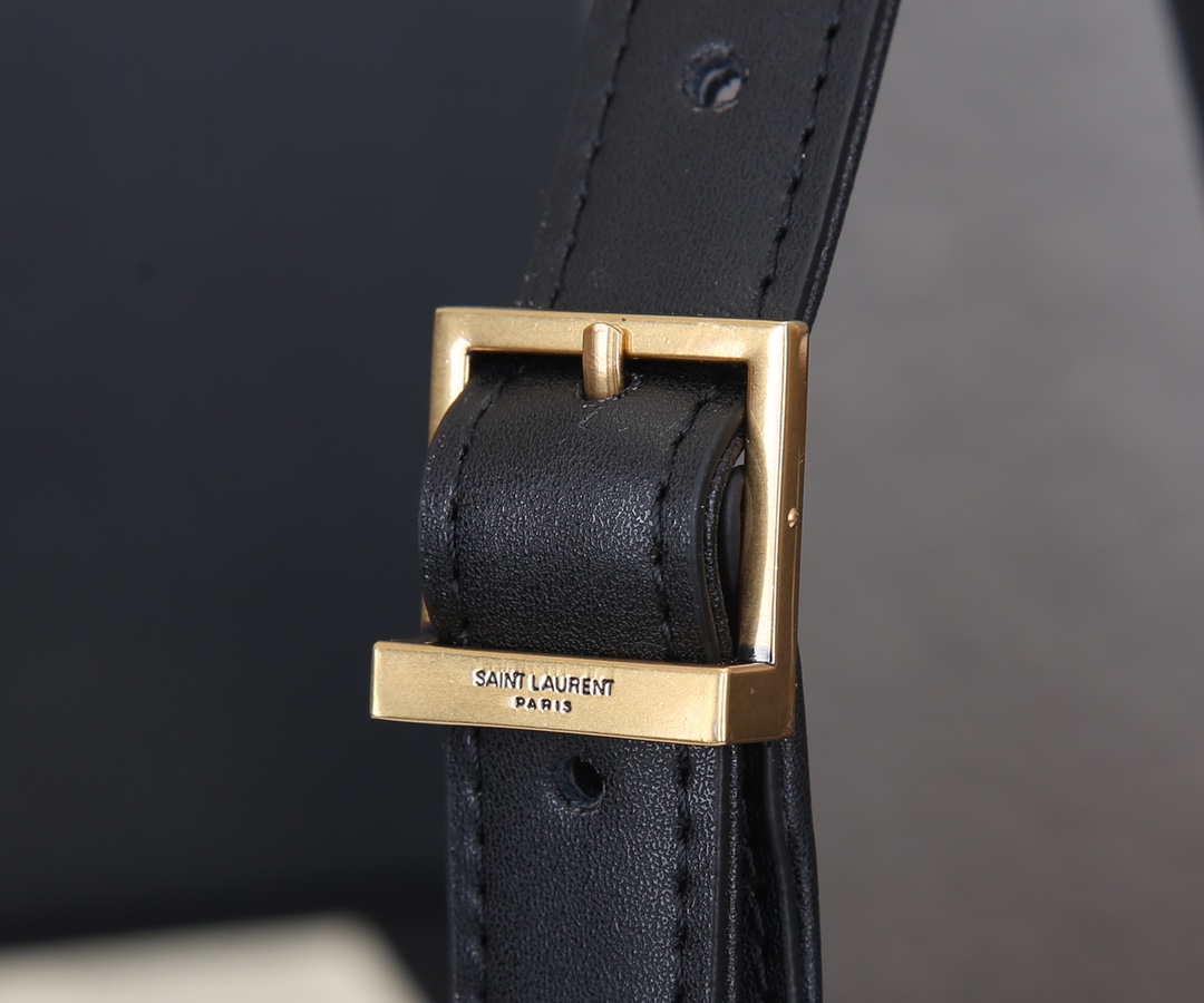Replica Ysl Le 5 A 7 Hobo Bag In Smooth Leather 20241:1High-quality replica
