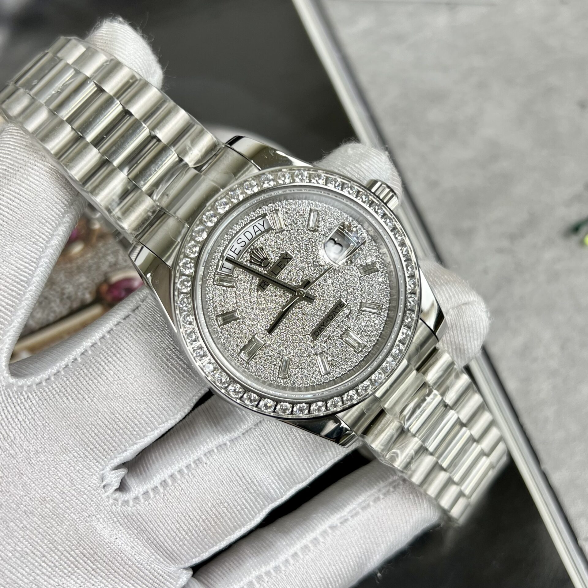 Rolex Day-Date Best Replica Watch Full Swarovski Crystal 40mm - Elite Watch Atelier