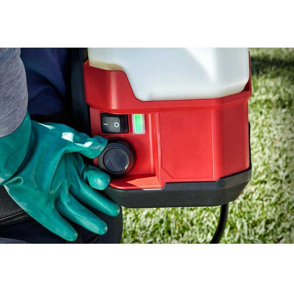 Milwaukee M18 Switch Tank 4 Gallon Backpack Sprayer - 2820-20PS - Image 2 Milwaukee M18 Switch Tank 4 Gallon Backpack Sprayer - 2820-20PS - Image 2