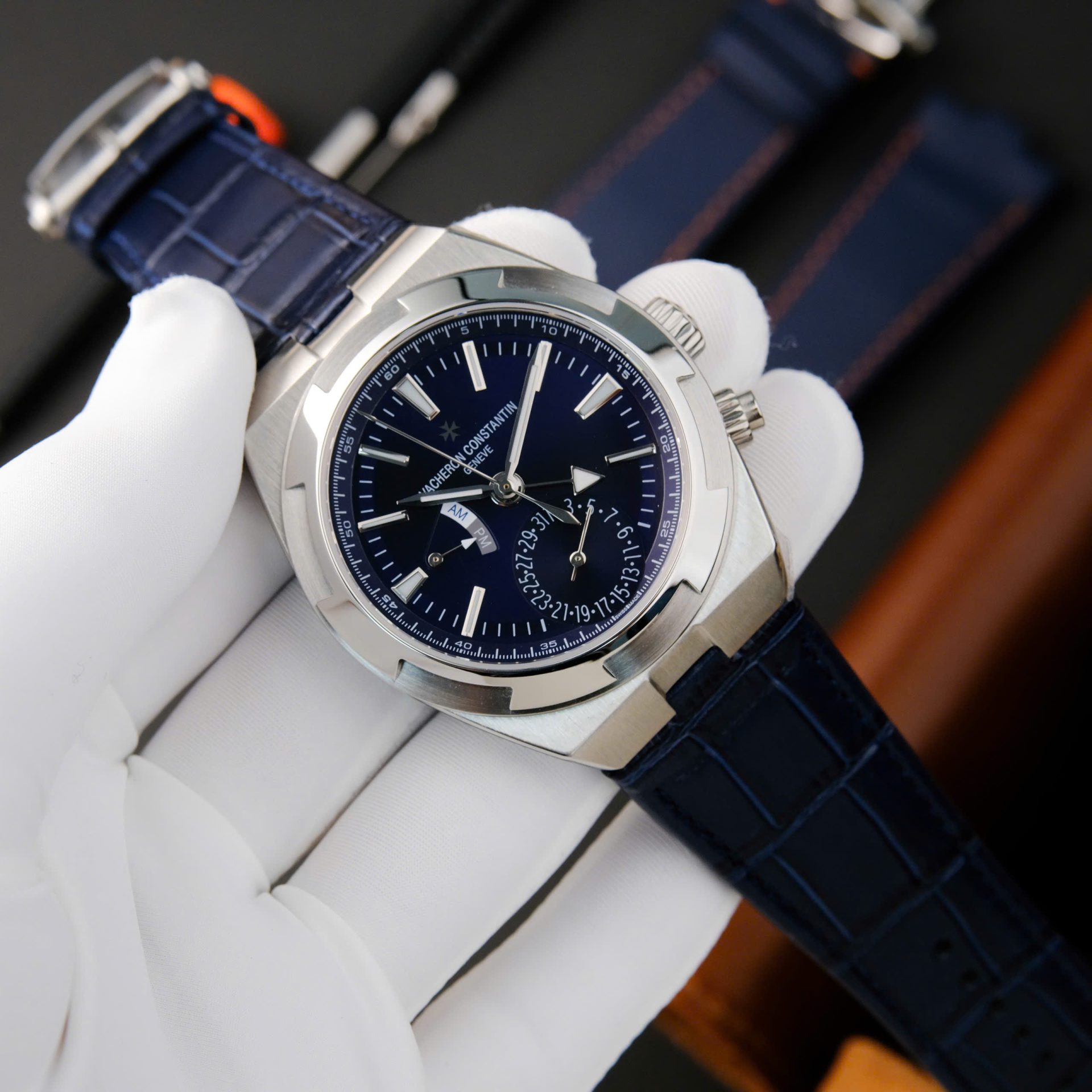 Vacheron Constantin Overseas Dual Time 7900V Replica Watch Blue Dial PZ Factory 41mm - Top club
