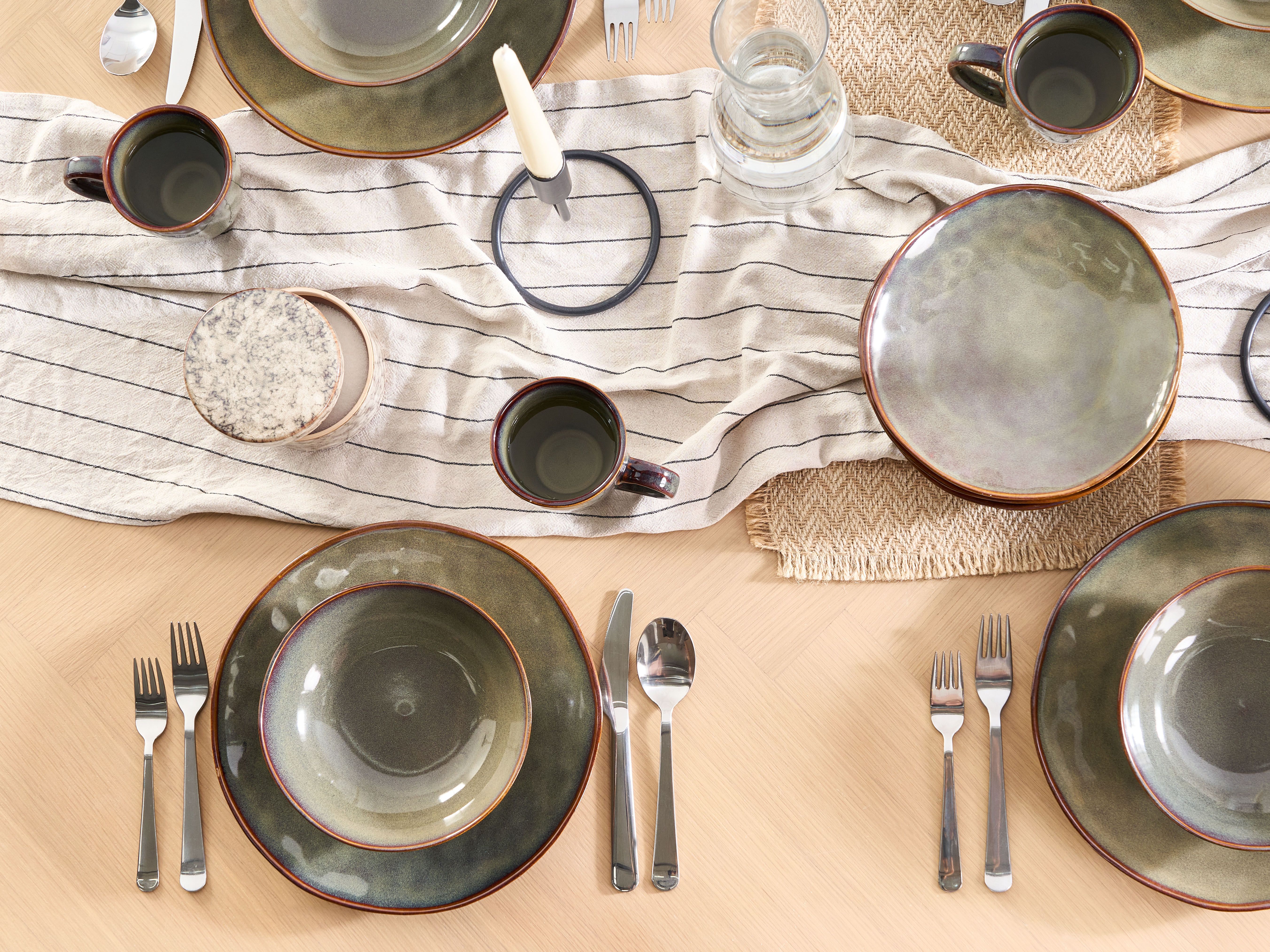 Set of 8 Side Plates THYME Stoneware Dark Green