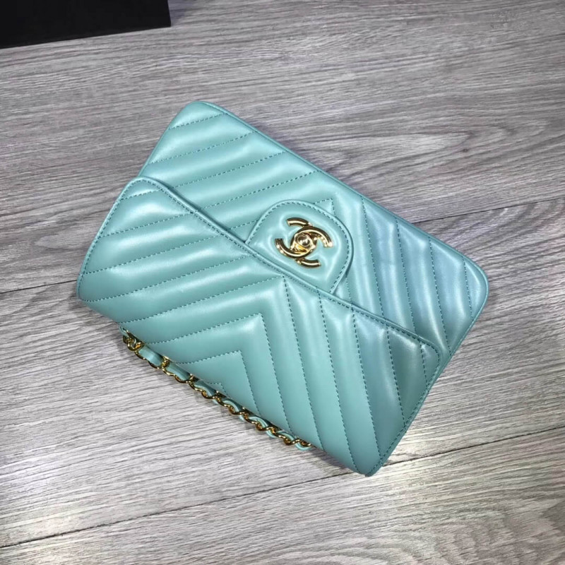 Replica Chanel Chevron Lambskin 20Cm Classic Flap Bag 11161:1High-quality replica