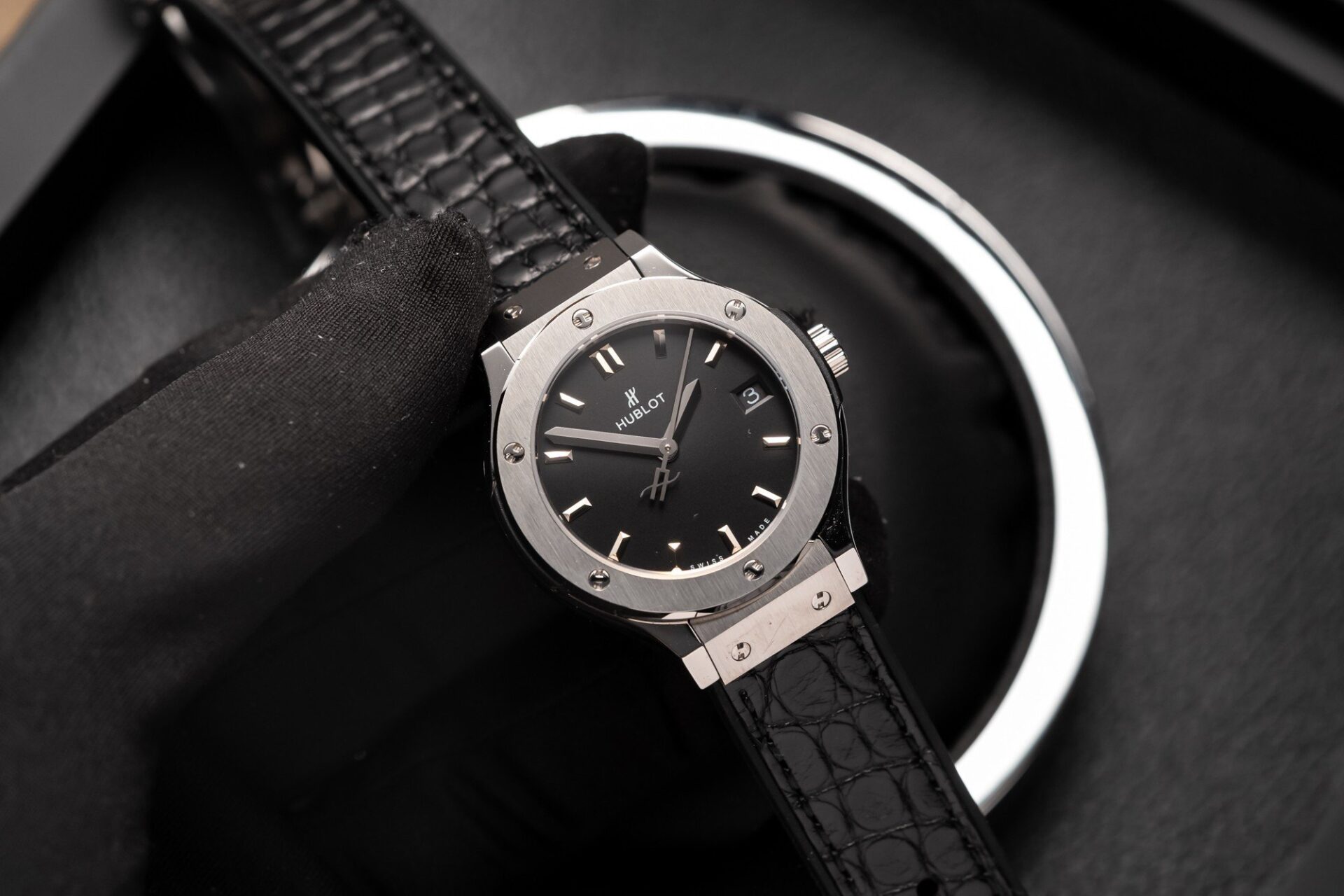 Hublot Replica 1:1 Watch Classic Fusion Black Dial Leather Strap HB Factory 33mm - Top club
