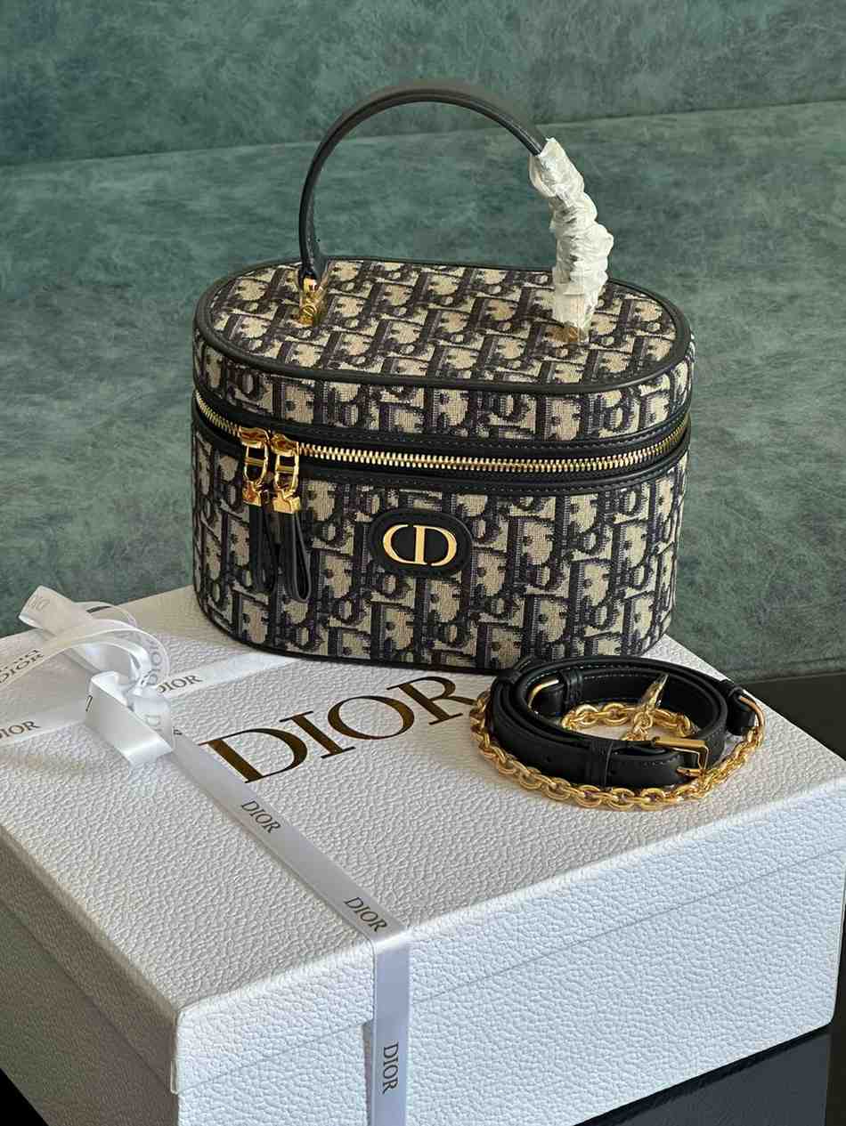 Dior Oblique Jacquard 30 Montaigne Mini Vanity Case In Dubai