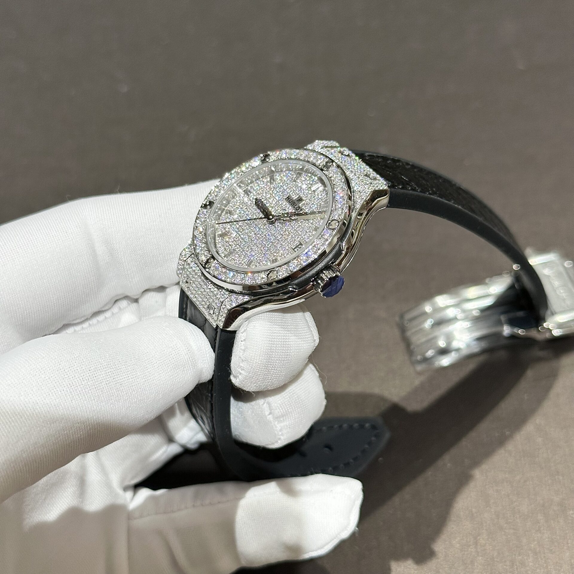 Hublot Classic Fusion Replica Watch With Full Moissanite Diamonds 33mm - Top club