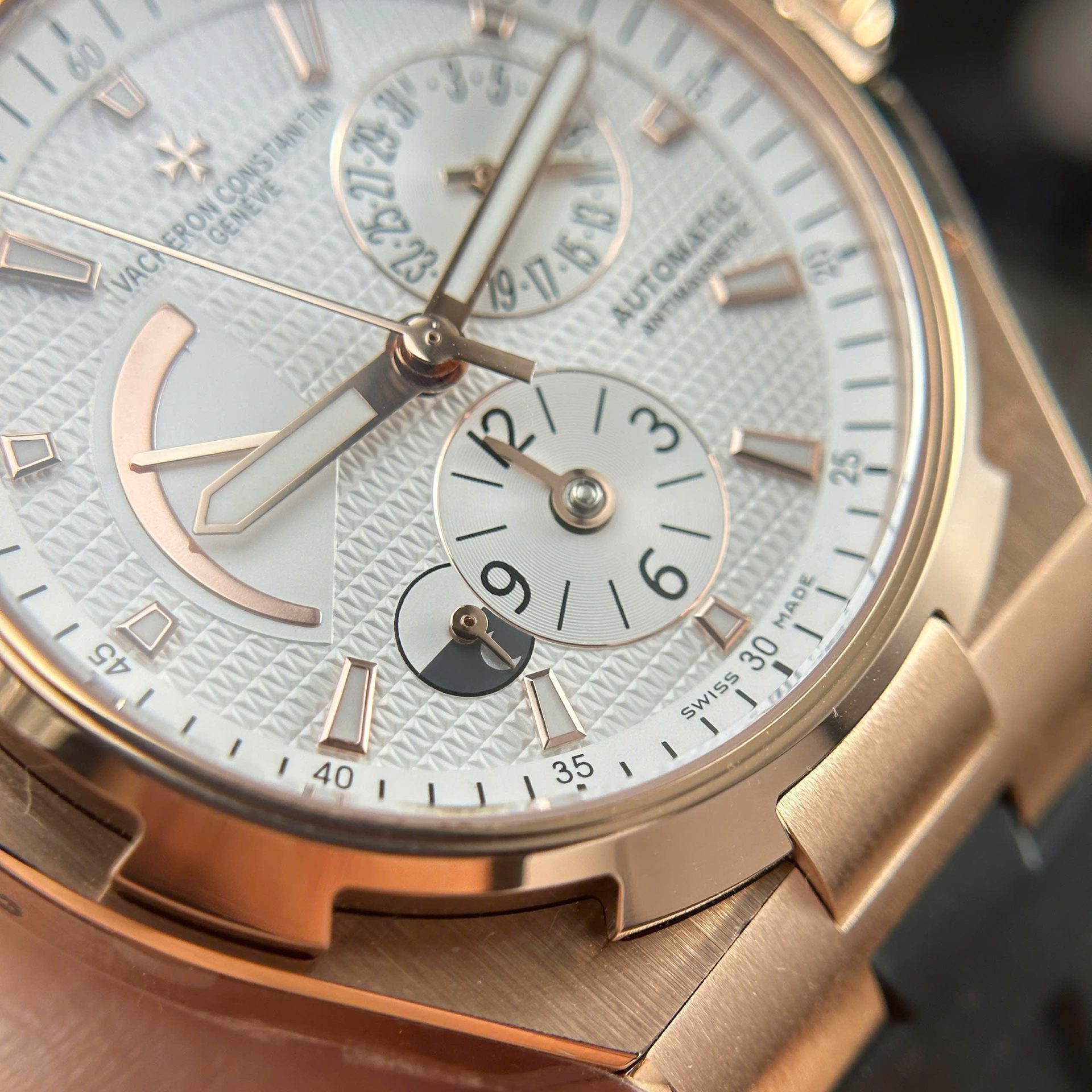 Vacheron Constantin Replica Watch Overseas Dual Time 47450 White Dial Rubber Strap 9F 42mm - Top club