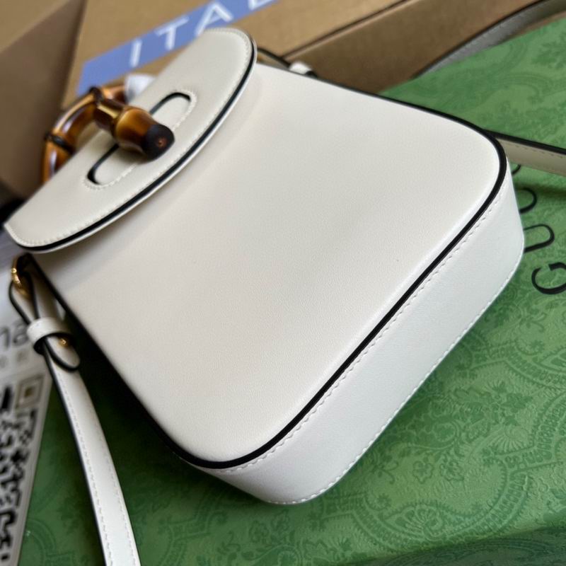 Bamboo mini handbag White leather – GB0451:1High-quality replica