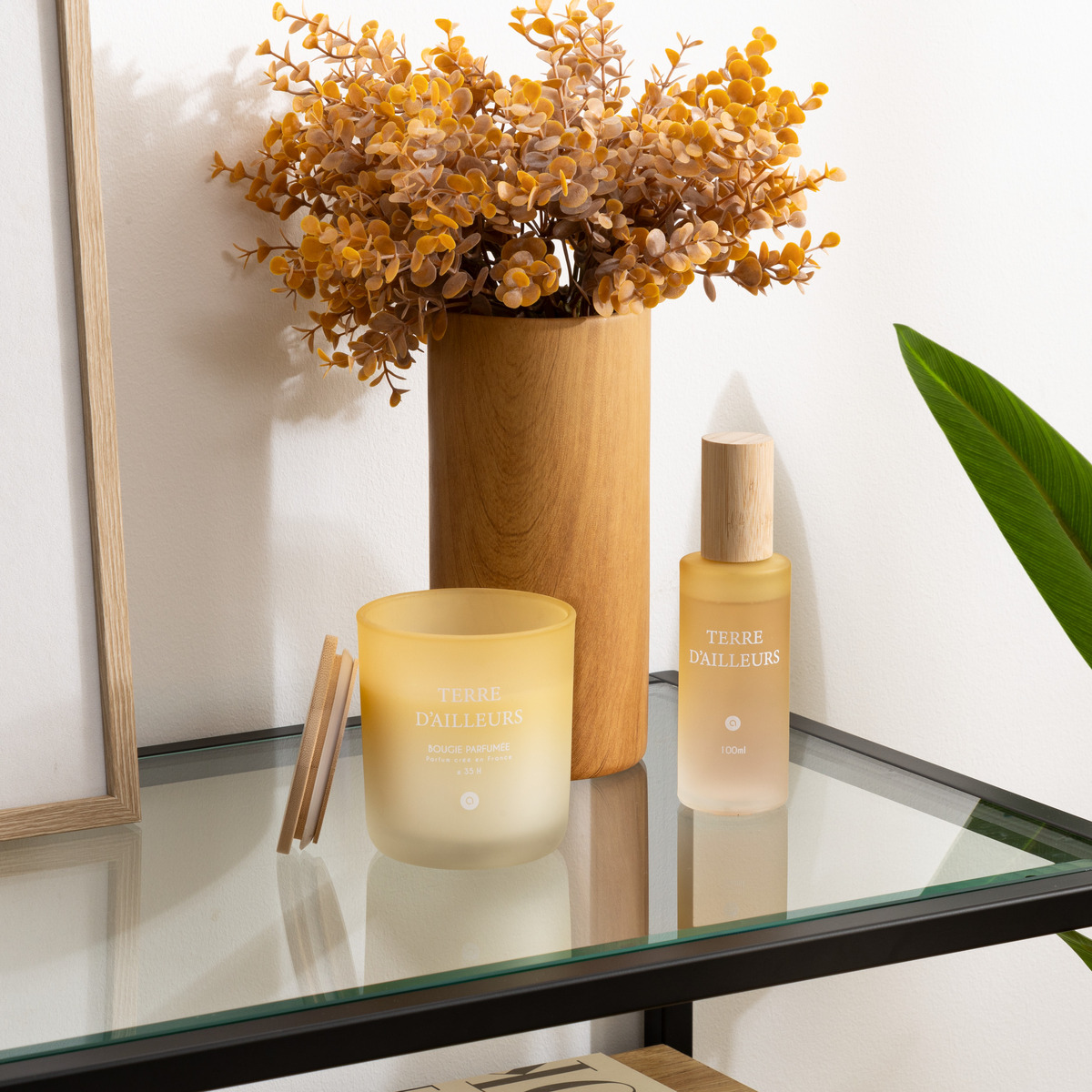 Scented candle "Terre d'ailleurs" Musk Petals, 255g