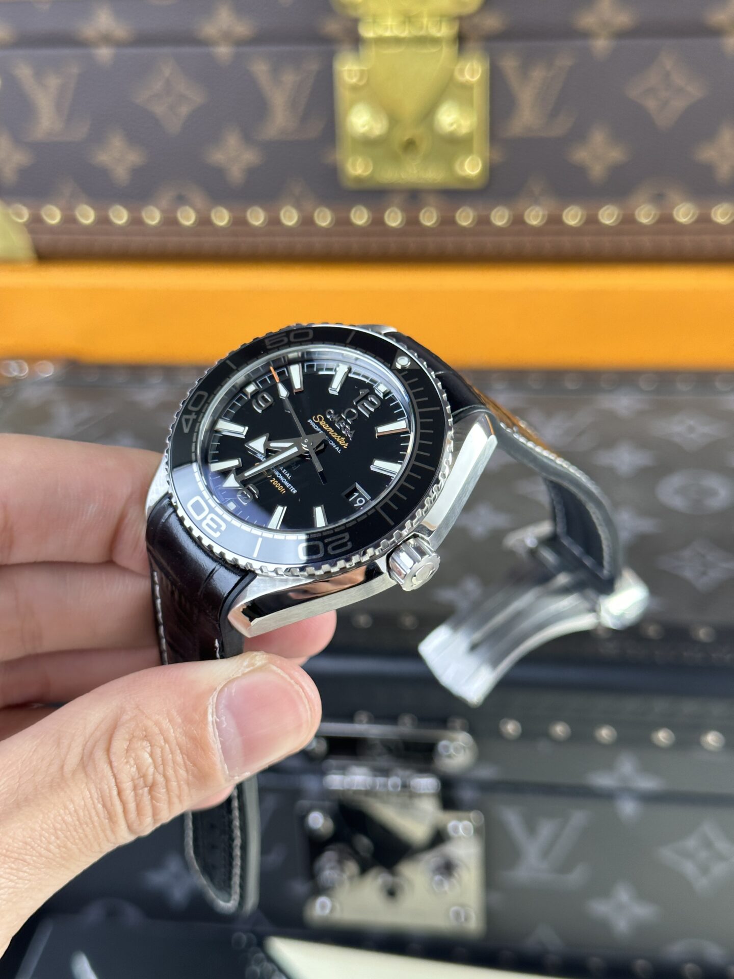 Omega Seamaster Planet Ocean Replica Watch Black Dial VS Factory 39.5mm - Top club