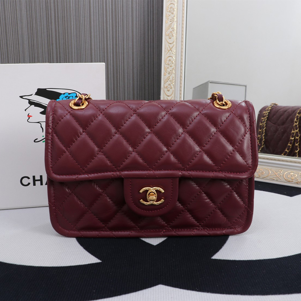 Chanel Shiny Leather Flap Bag1:1High-quality replica