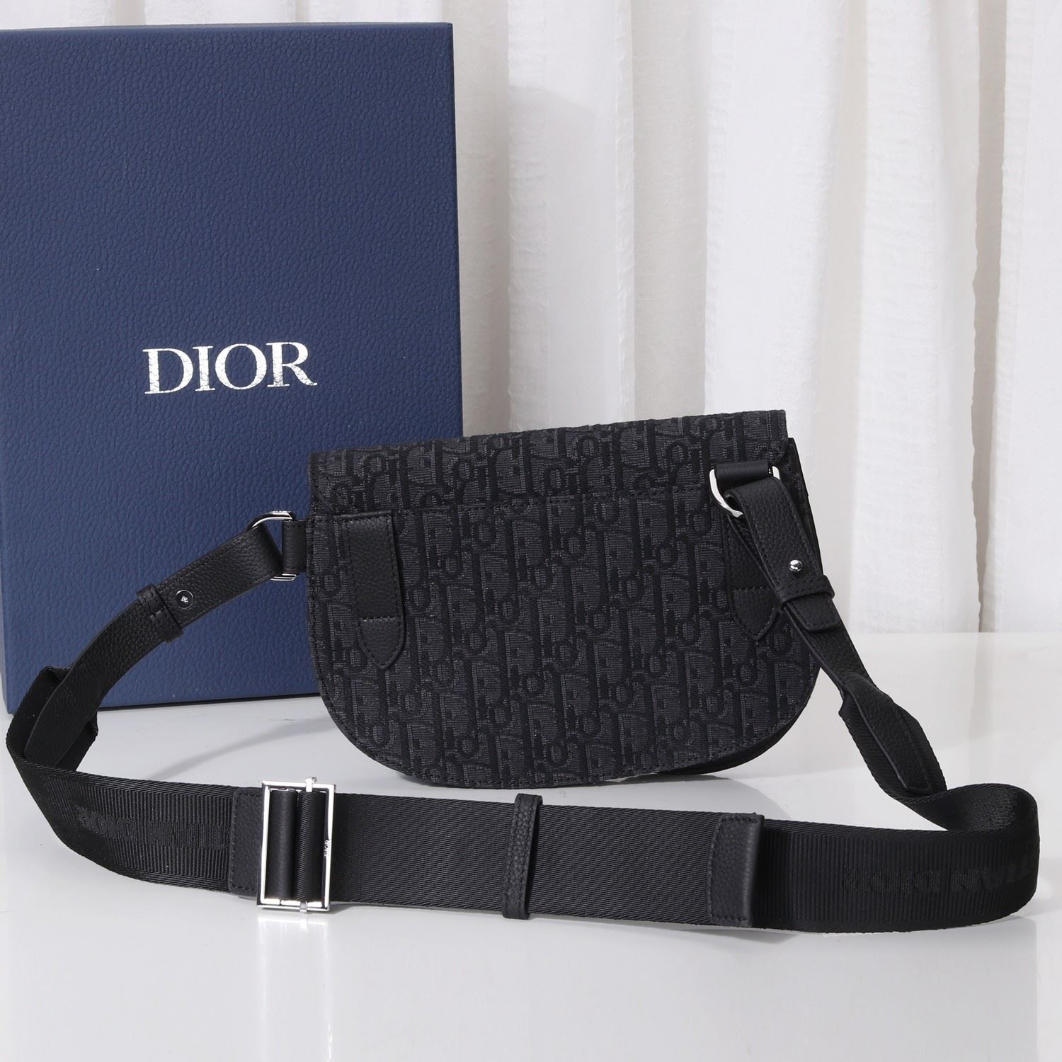 The Saddle Pouch Dior Oblique Jacquard White/Black For Women‎ 9.5in/24cm CD1:1High-quality replica