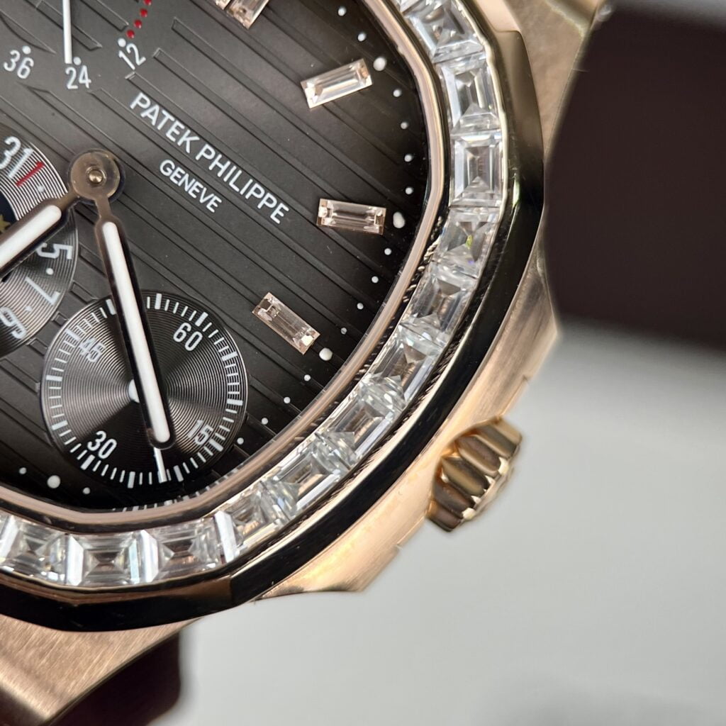 Patek Philippe Replica Watch Nautilus 5724 Gold-Wrapped With Moissanite Diamond ZF Factory 40mm - Top club