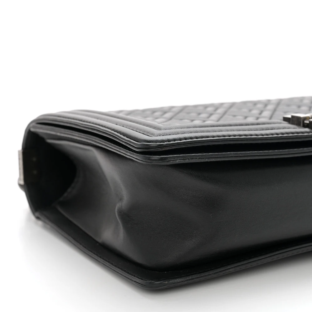 Chanel Black Lambskin Flap Replica with Ruthenium Hardware1:1High-quality replica