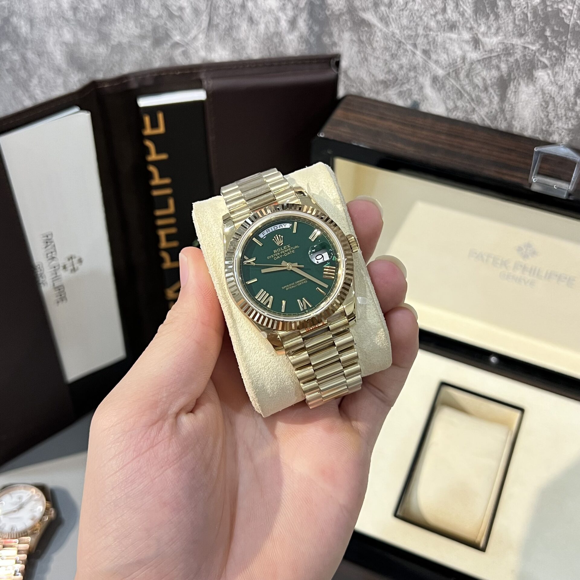 Rolex Day-Date 228238 Replica Watch Green Dial Refined 166gr GM V2 40mm - Top club