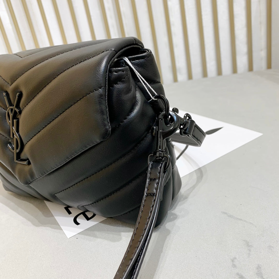 TO – Luxury Bags SLY 2731:1High-quality replica