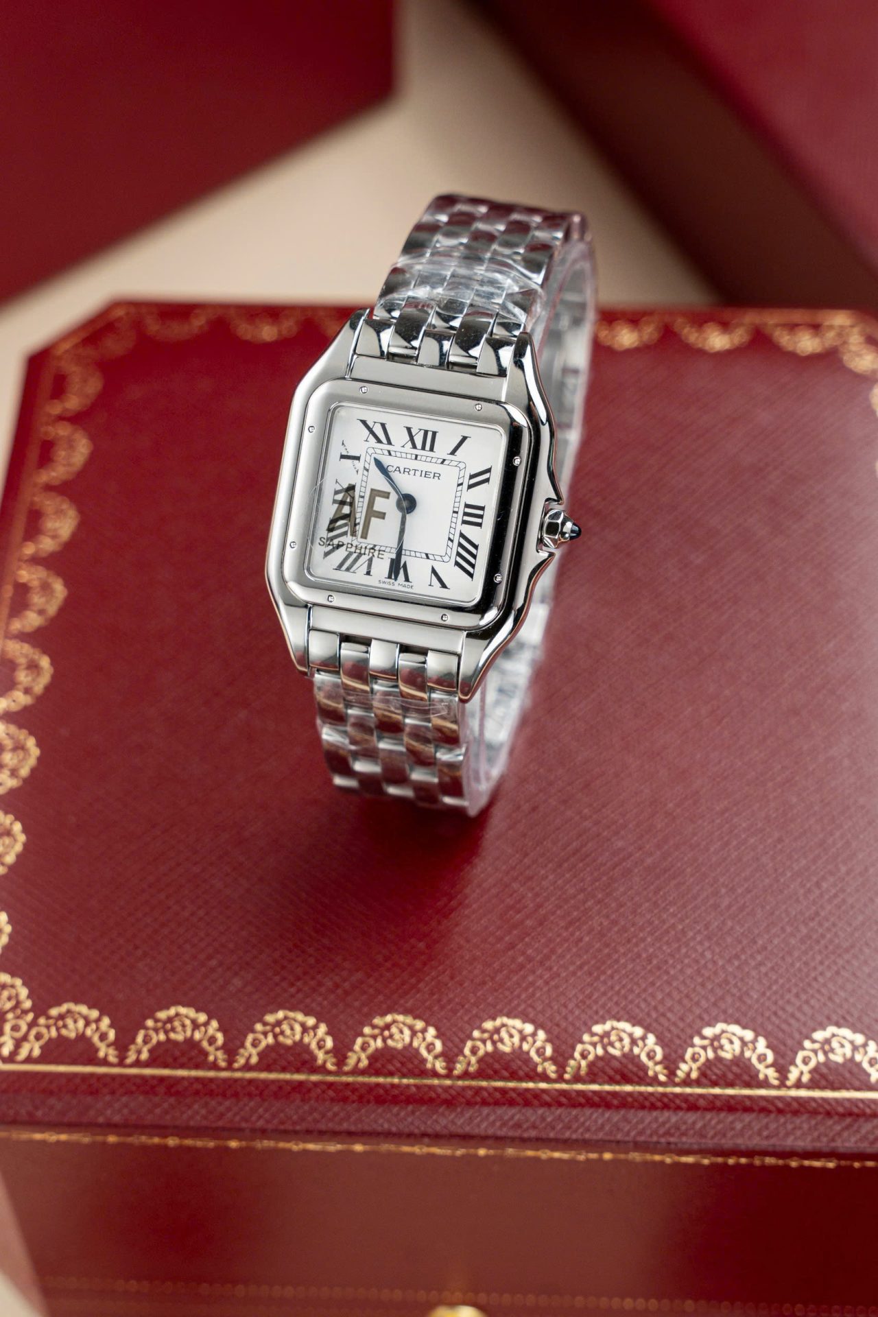 Cartier Clone Watch Panthere WGPN0007 Women White Dial 27x37mm - Elite Watch Atelier
