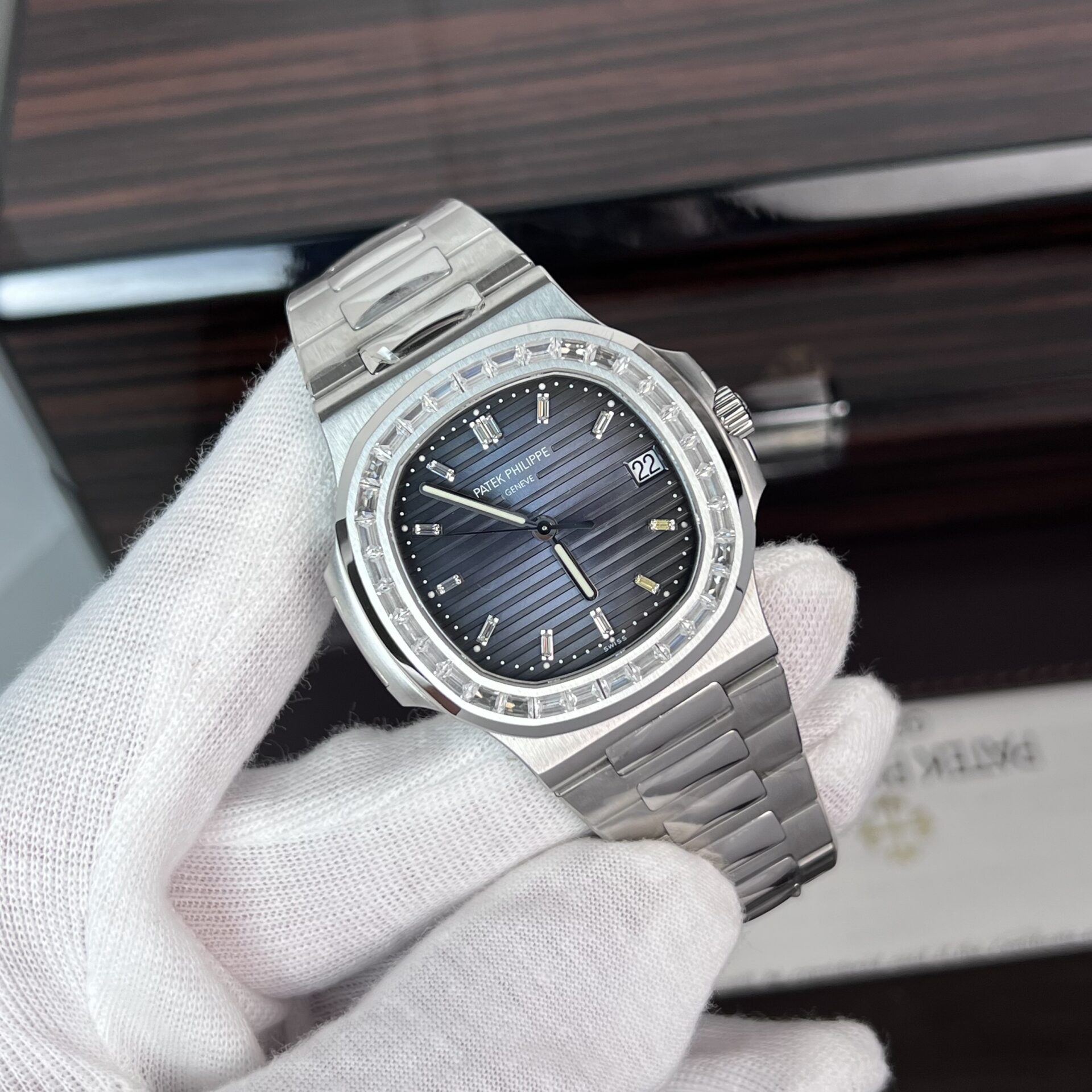 Patek Philippe Nautilus 5723 Replica 1:1 Watch Blue Dial Diamond 40mm - Top club