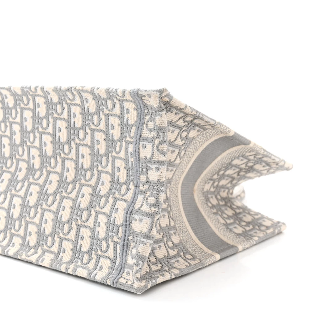 Grey Oblique Dior Tote – A Mirror Replica Masterpiece1:1High-quality replica