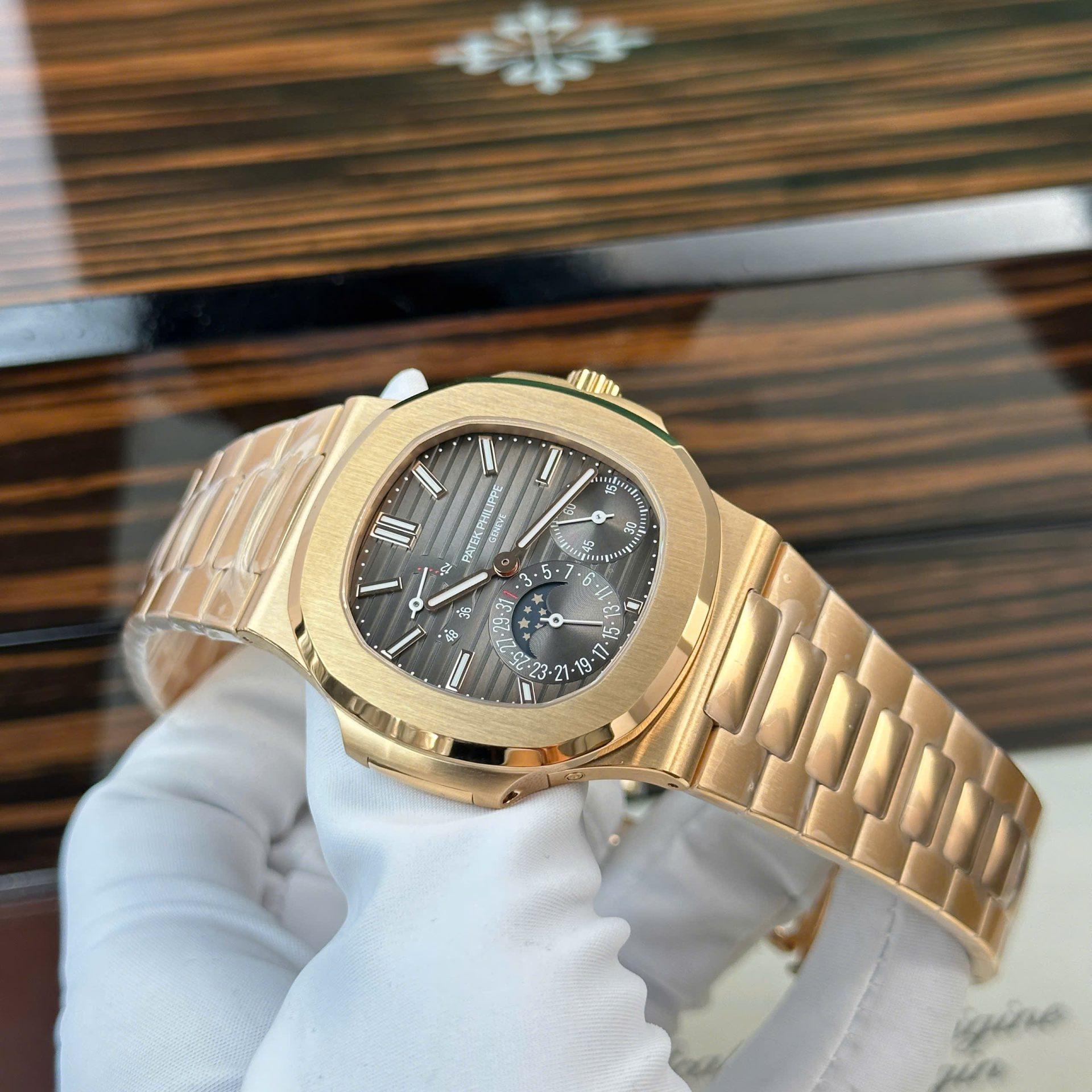 Patek Philippe Nautilus 5712R Good Imtation Watches Gray Dial Metal Wire PPF Factory Version 3 40mm - Top club
