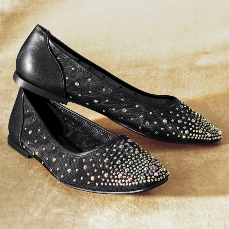 Azalea Wang Henlee Flat - MIDNIGHT VELVET CATALOG