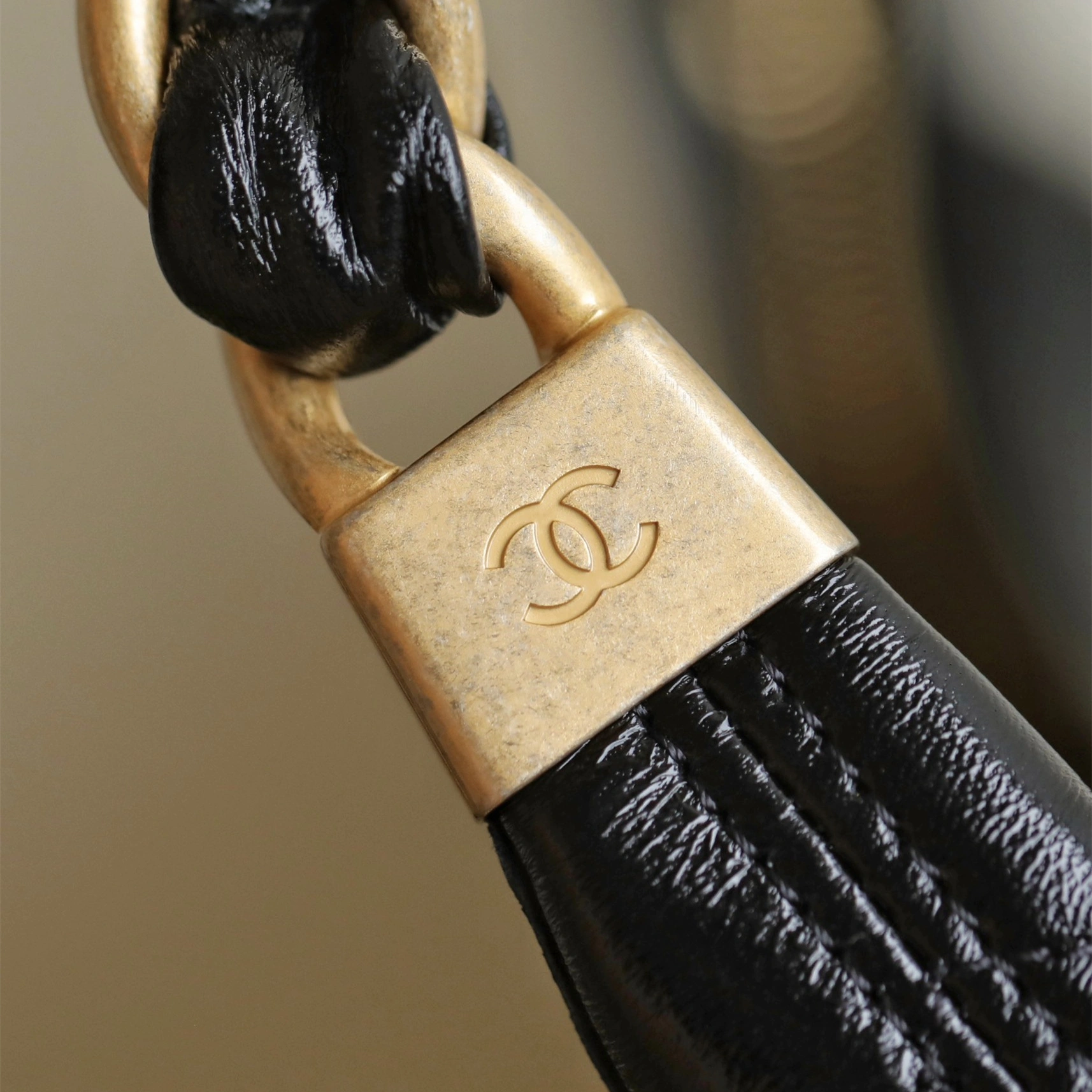 Chanel 24A Collection AS4923 Small Lambskin Hobo Bag – Original Handmade 1:1 Replica1:1High-quality replica