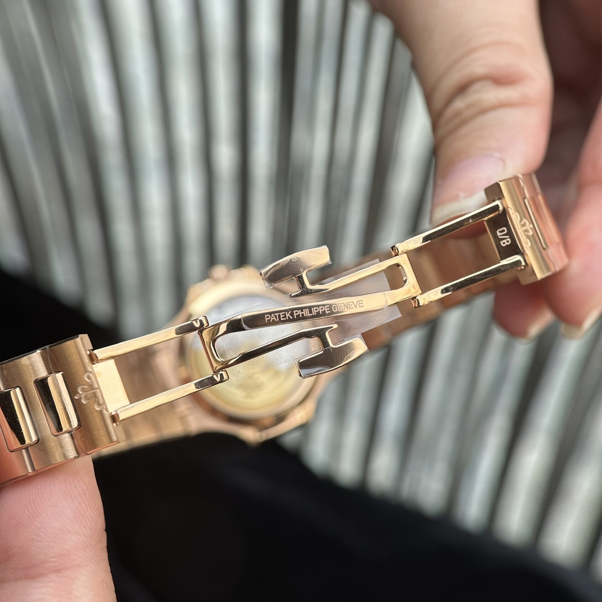 Patek Philippe Nautilus 7118 Replica 1:1 Watch Rose Gold 3K Factory 35.2mm - Top club