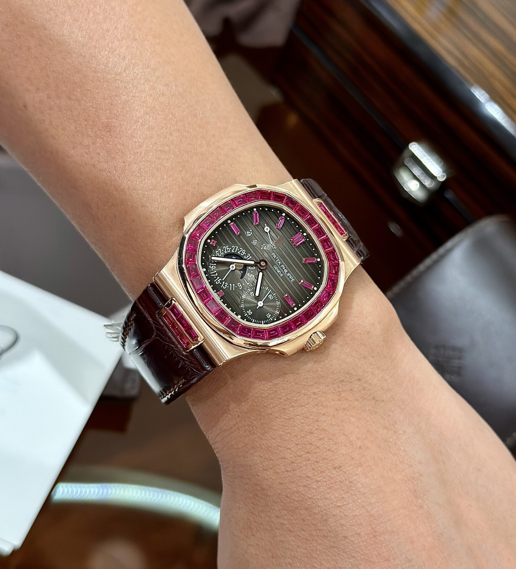 Patek Philippe Nautilus 5724 Gold Wrapped With Ruby Bezel 40mm - Top club